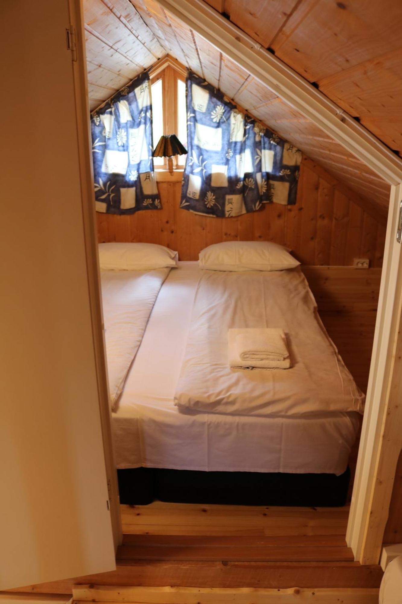 Trollbu Aabrekk Gard Villa Briksdalsbre ภายนอก รูปภาพ